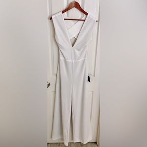 Lulu’s Thinking Out Loud White Backless Jumpsuit. Medium. NWT
